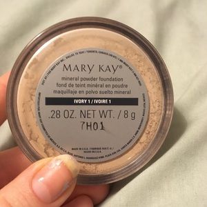 🌟SALE Mary Kay mineral powder foundation Ivory 1